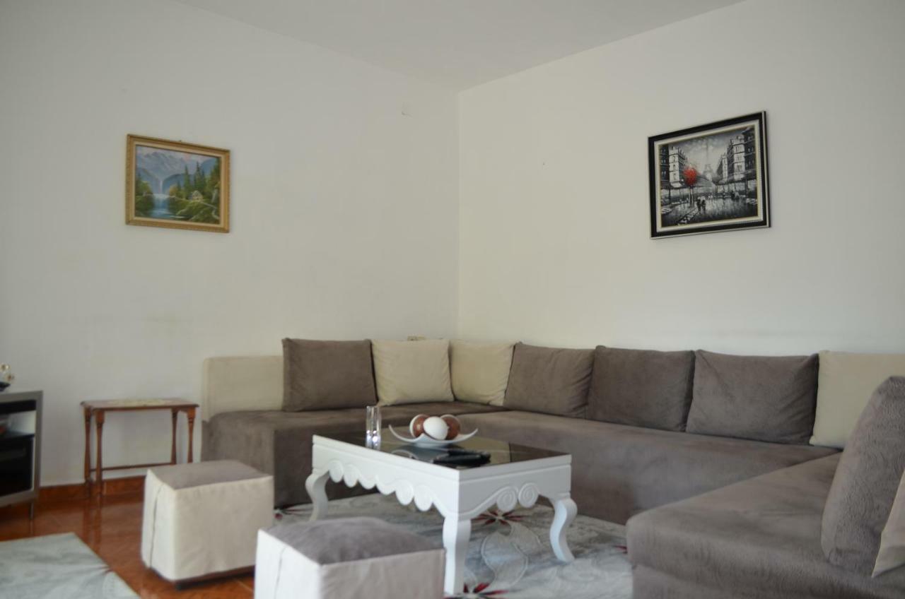 Villa Viktor Sarandë Exterior foto