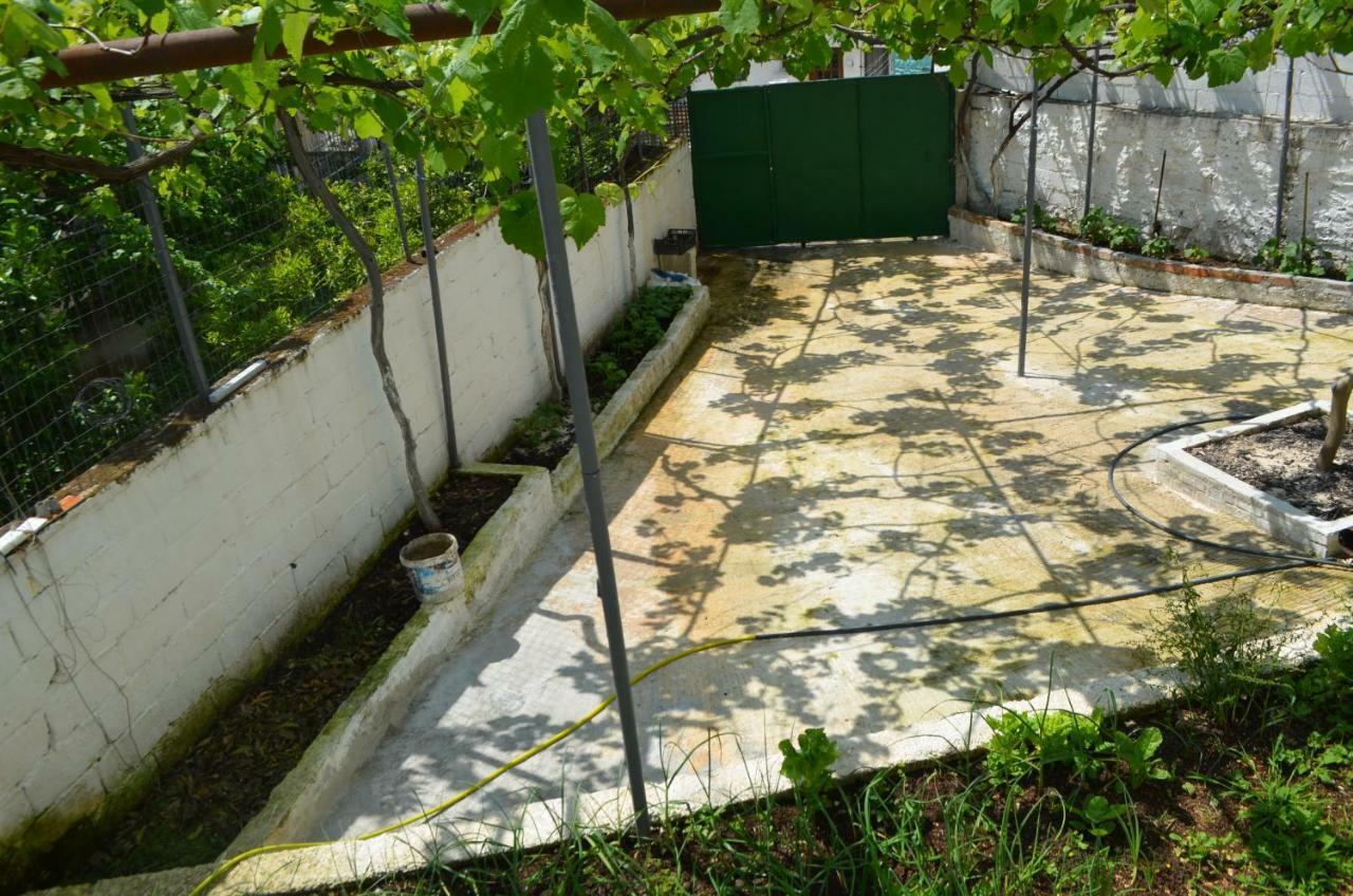 Villa Viktor Sarandë Exterior foto